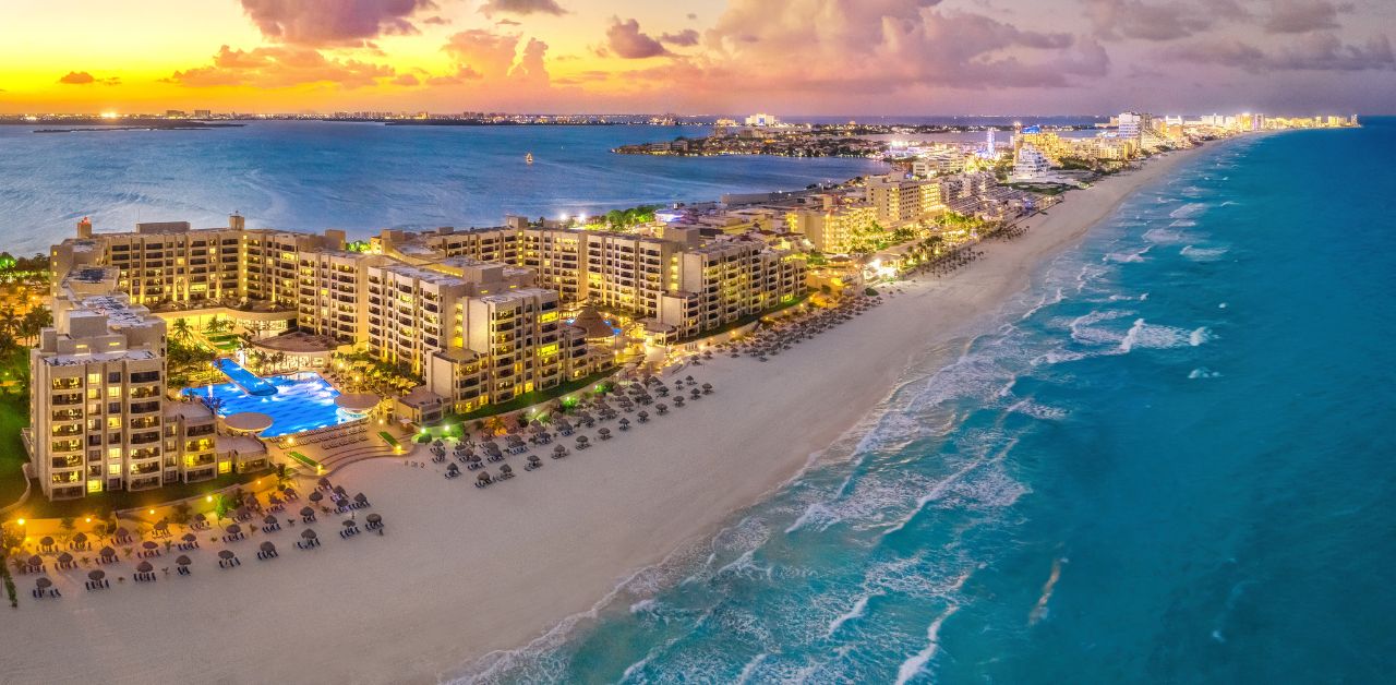 alt="Cancun Hotel Zone"