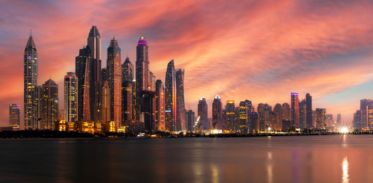alt="Dubai skyline sunset"
