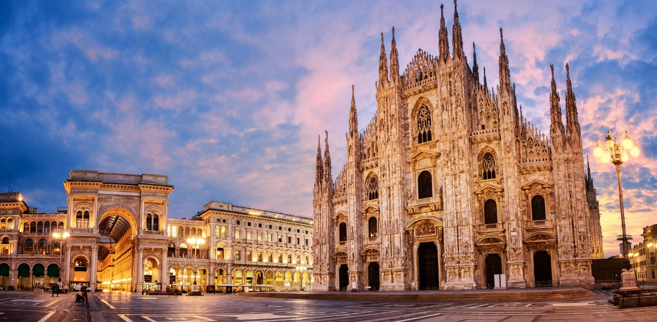 alt="Milan Cathedral"