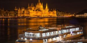 alt="Budapest Boat Hotel Grand Jules huge savings"