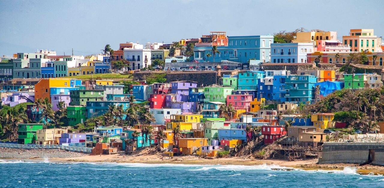 alt="colorful houses San Juan Puerto Rico"