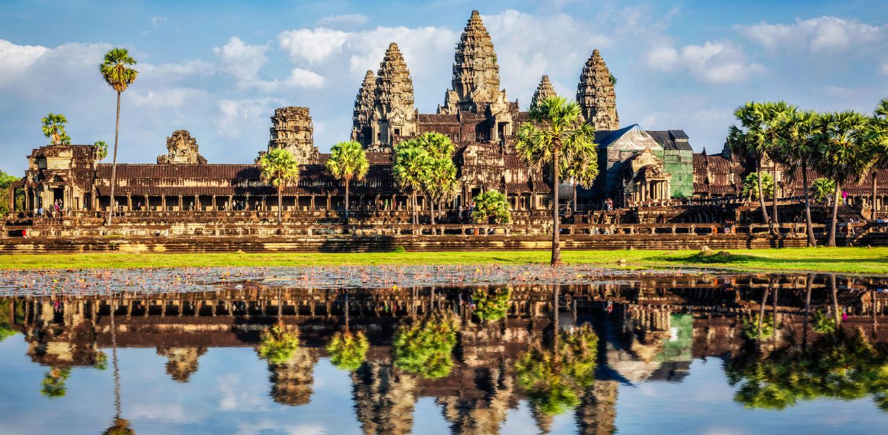 alt="vacation Phnom Penh Vietnam, visit Angkor Wat"