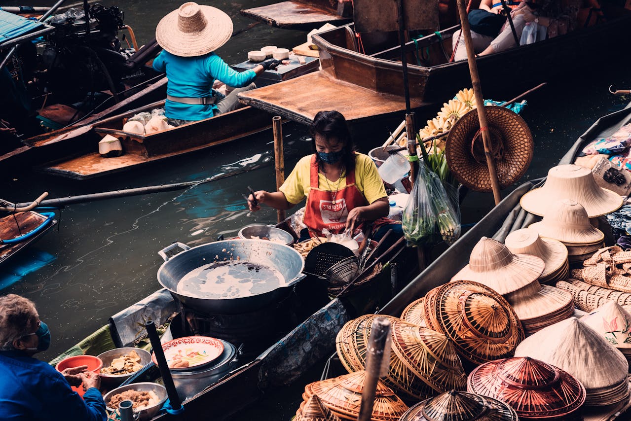 alt="Bangkok River"