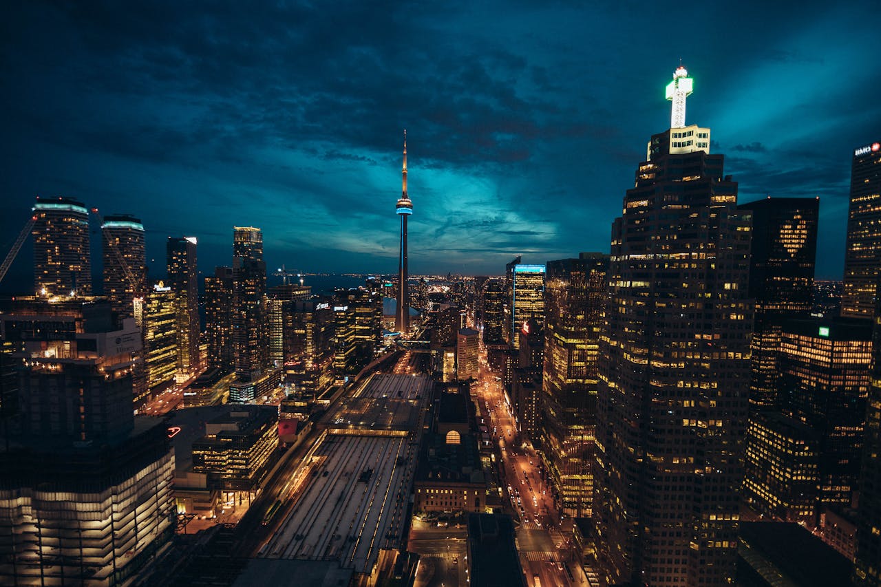 alt="Toronto skyscrapers by night"